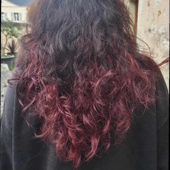 Nuque violet